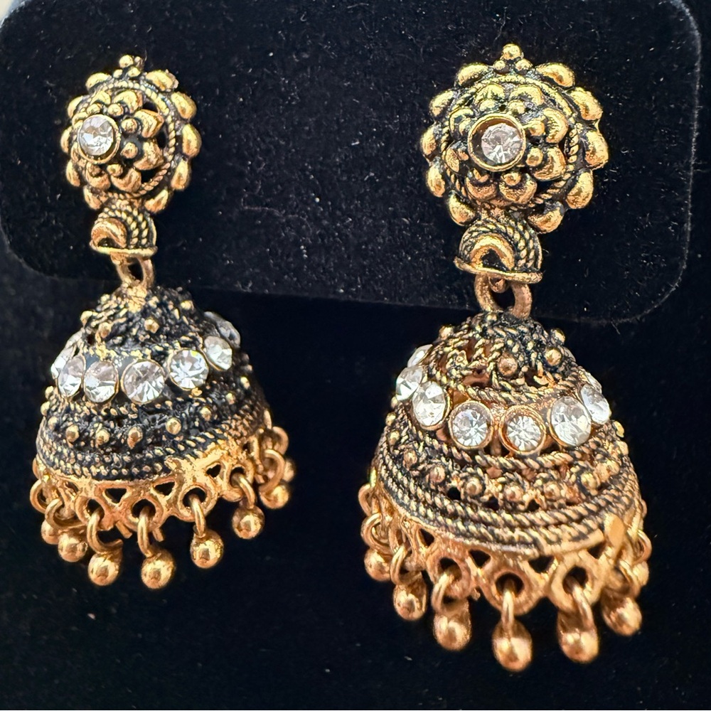 Gold Jhumka Earrings - Picture 3 of 6